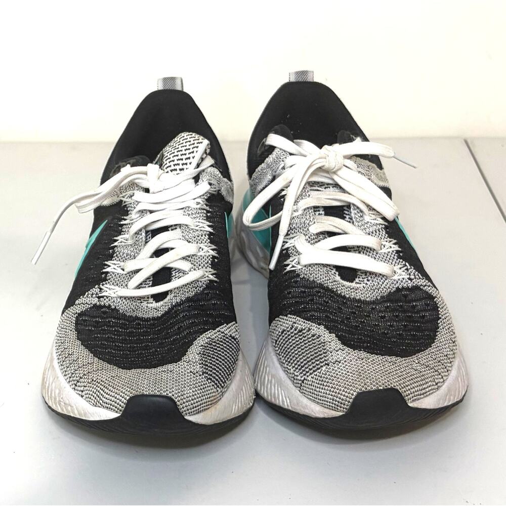 Nike Women's React Infinity Run Flyknit 2 Sneakers Black Aurora Green Size 10